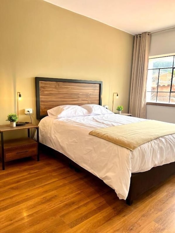 Egyptian cotton sheets, premium bedding, free WiFi