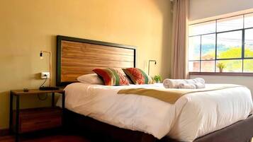 Egyptian cotton sheets, premium bedding, free WiFi