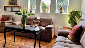 Front of property - HOSTAL MARIA ANGOLA CUSCO (Cusco)