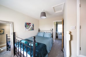 1 bedroom, individually decorated, individually furnished, free WiFi