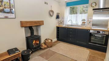 Dishwasher, cookware/dishes/utensils