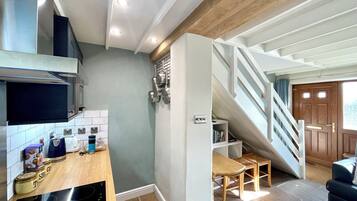 Dishwasher, cookware/dishes/utensils