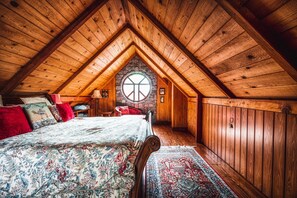 2 bedrooms, in-room safe, iron/ironing board, free WiFi