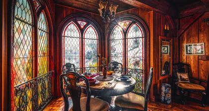 Two Room Inn · Historic Victorian on Broad Street, Downtown Nevada City