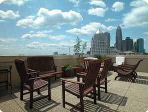 Terrace/patio - 2-Bedroom Boho Apartment w/ City View, Free Parking, Pool, Rooftop & Desk Space (Charlotte)