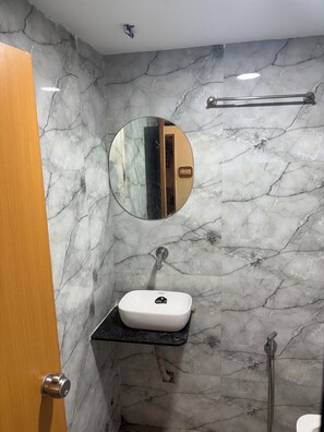 Double Room, City View | Bilik Mandi