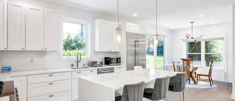 Microwave, oven, stovetop, coffee/tea maker