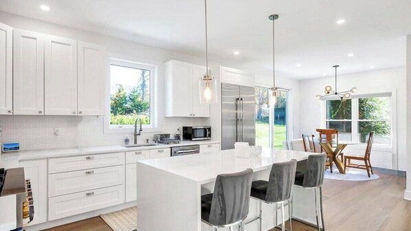 Coffee/tea maker, microwave, oven, stovetop - Southampton sanctuary with resort-style pool, lush grounds, and spacious... (Southampton)