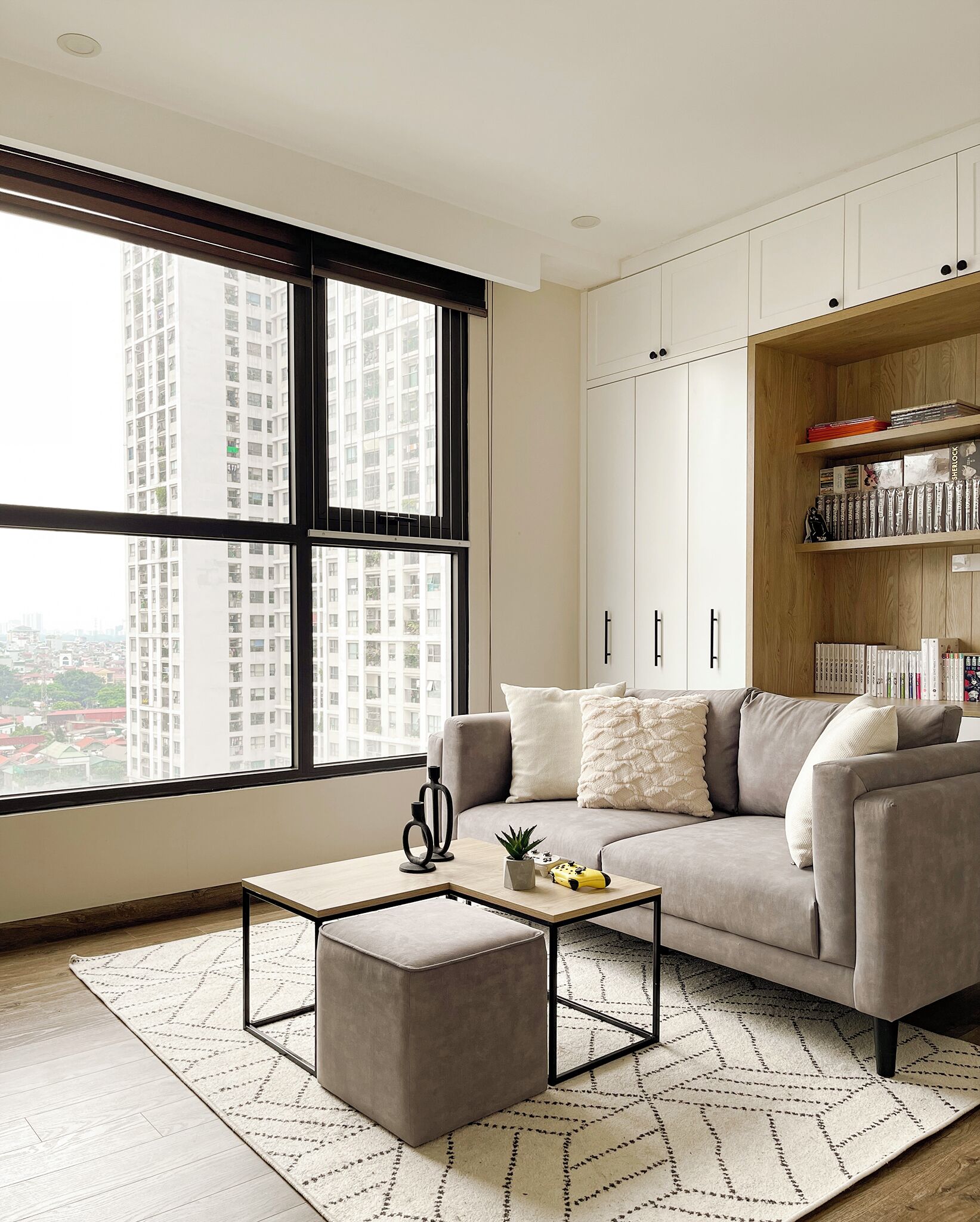 Free minibar, individually decorated, individually furnished, desk