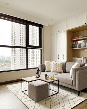 Free minibar, individually decorated, individually furnished, desk - Hanoi Apartment Old Quarter (Hoan Kiem)