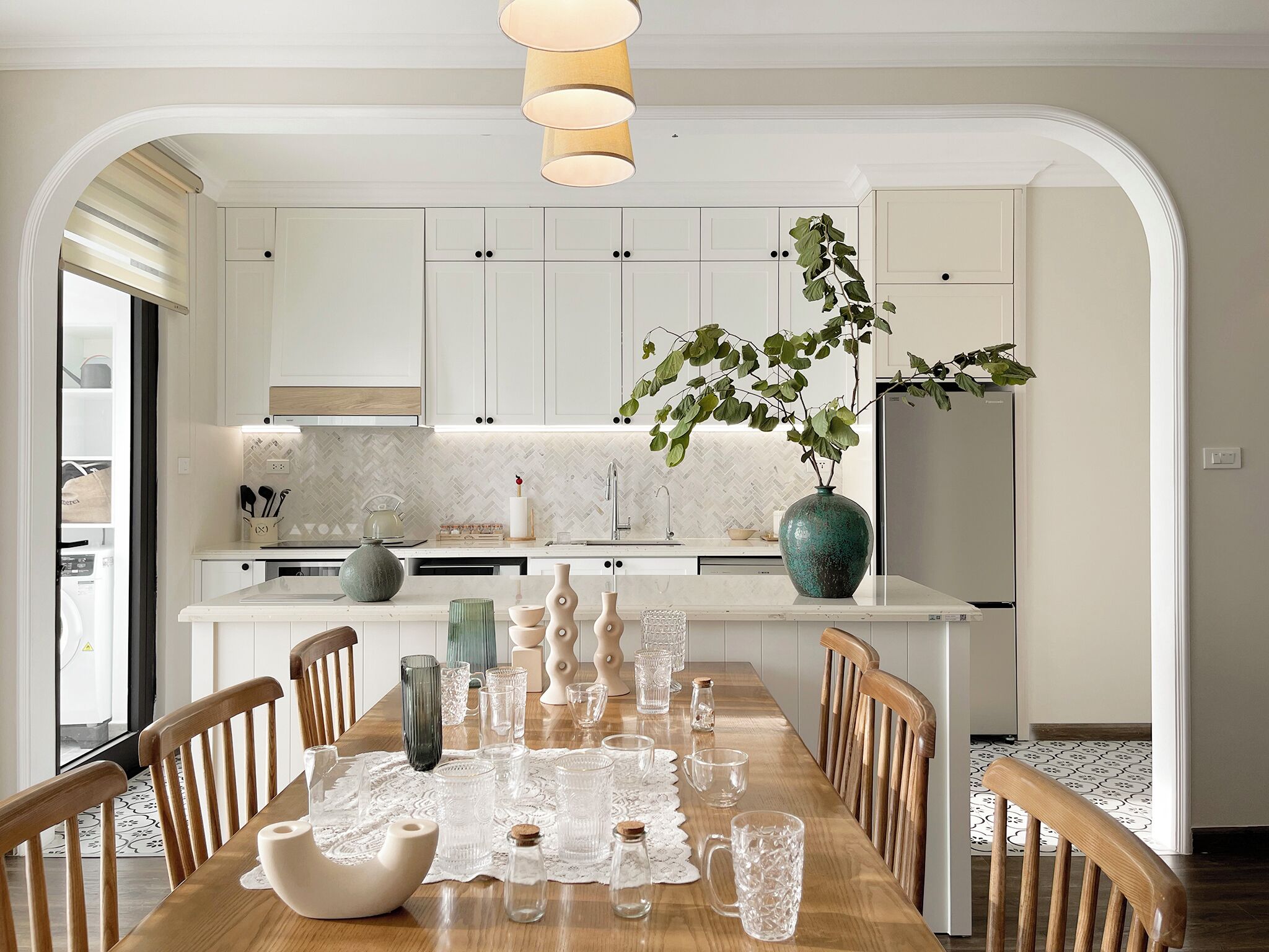 Artículos del minibar gratis y decoración personalizada 