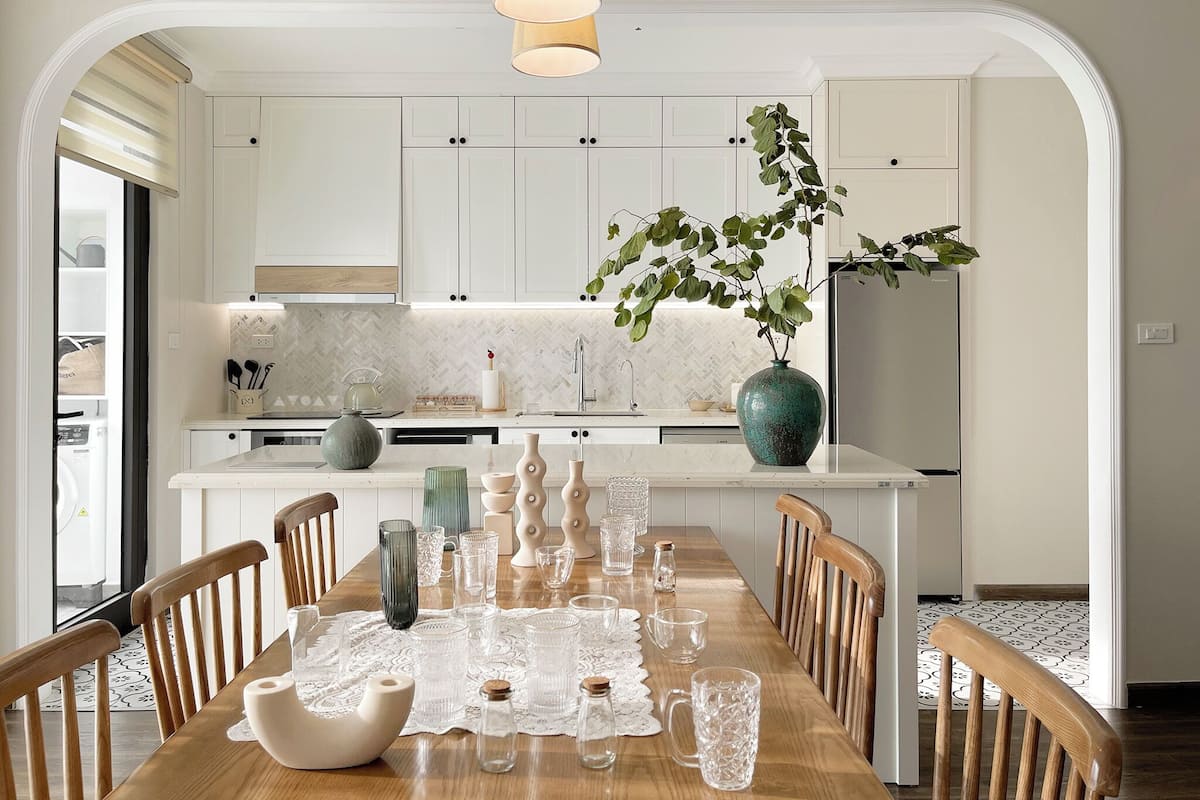 Free minibar, individually decorated, individually furnished, desk