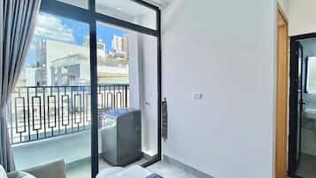 Monolocale Premier, balcone, vista città | Vista dalla camera