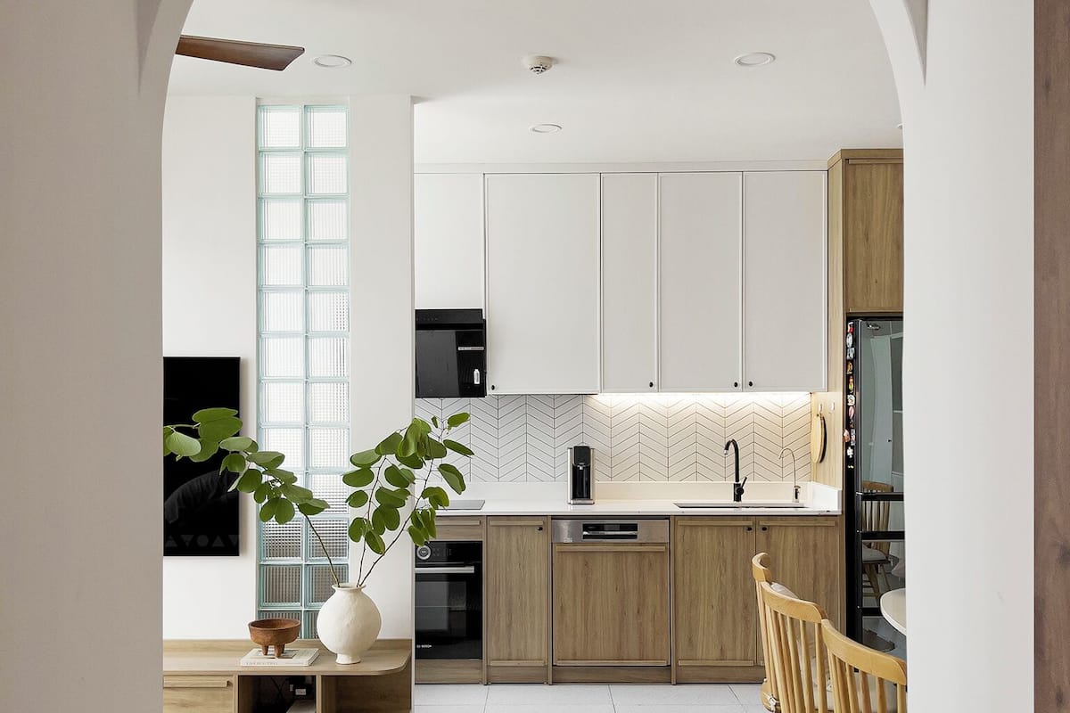 Free minibar, individually decorated, individually furnished, desk