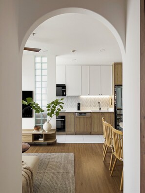 Free minibar, individually decorated, individually furnished, desk - Hanoi Apartment Old Quarter (Hoan Kiem)