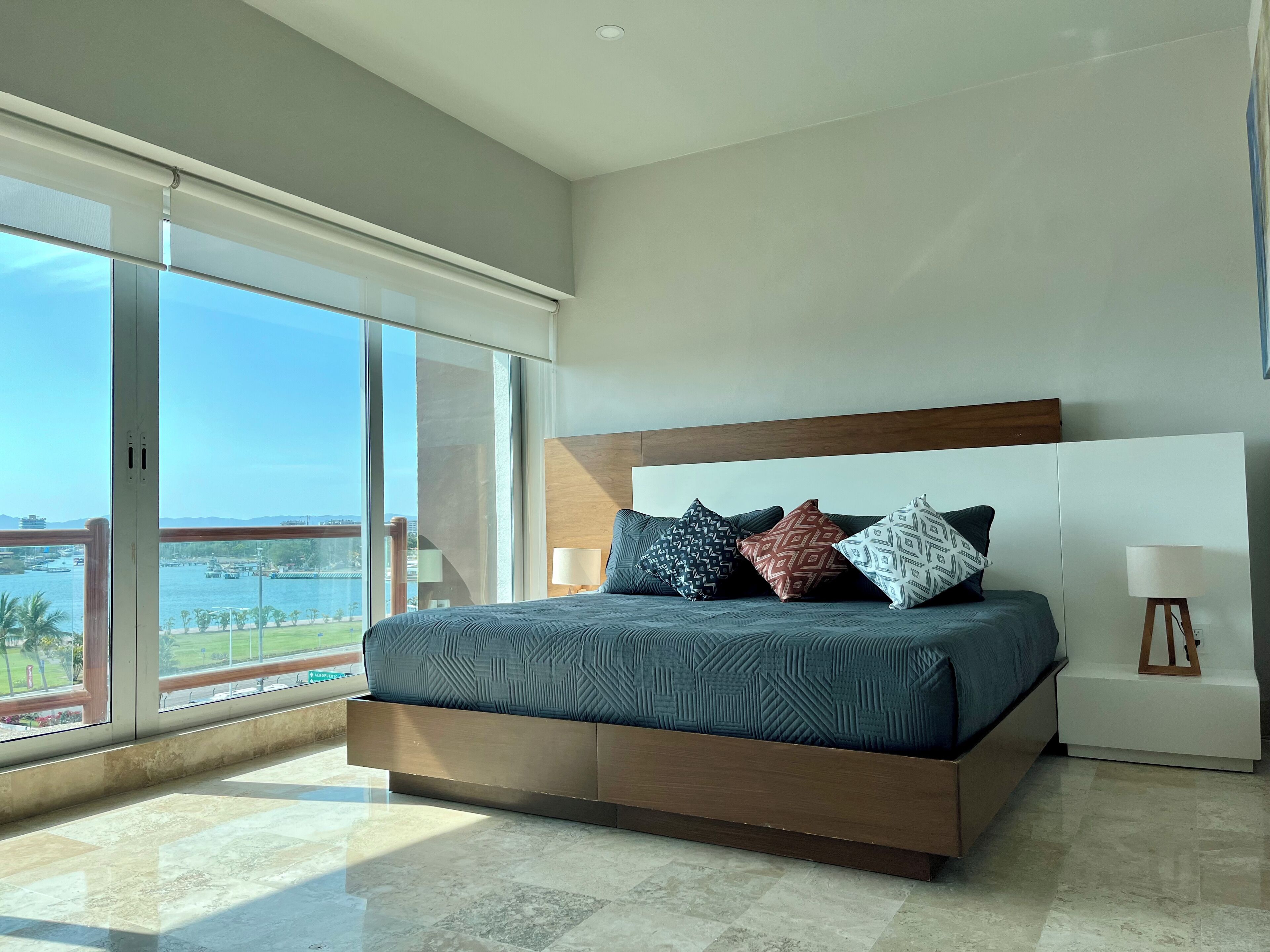 Deluxe Apartment | Individually decorated, individually furnished, free WiFi, bed sheets