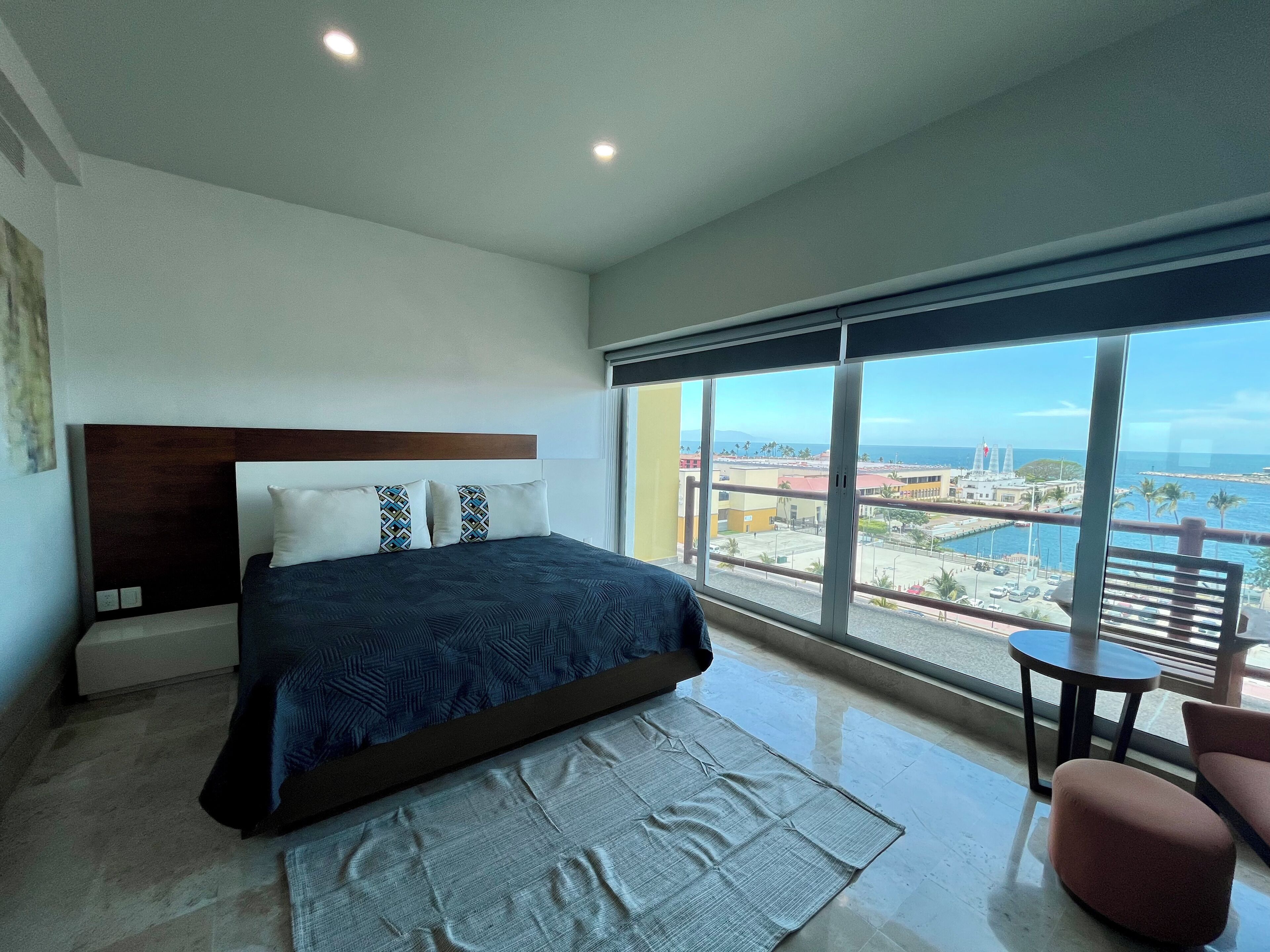 Panoramic Apartment | Individually decorated, individually furnished, free WiFi, bed sheets