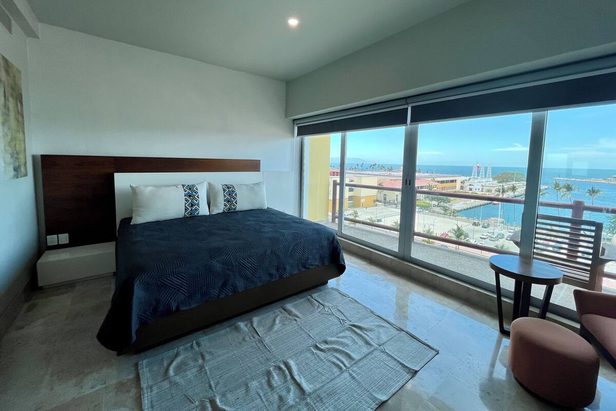 Panoramic Apartment | Free WiFi, individually decorated, individually furnished, bed sheets