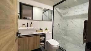 Shower, hair dryer - Cozy Hideaway in Torre Luum (Guadalajara)