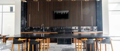 تناول الطعام