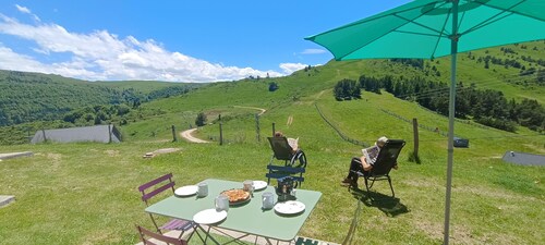 Vue exceptionnelle tout en haut des montagnes, le dépaysement est total !