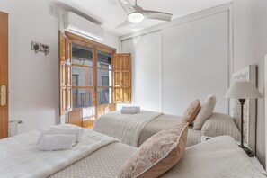 2 soverom, strykejern/-brett, wi-fi og sengetøy