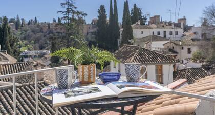 Casa Taracea Del Chapiz: Mountain Views, Wi-Fi, and Air Conditioning