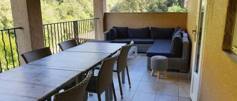 Appartement, 4 chambres, vue fleuve | Terrasse/Patio