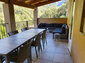 Appartement, 4 chambres, vue fleuve | Terrasse/Patio