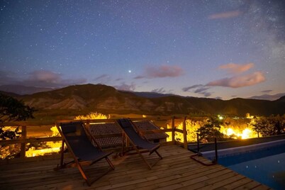 Mountain-view eco-friendly cottage
