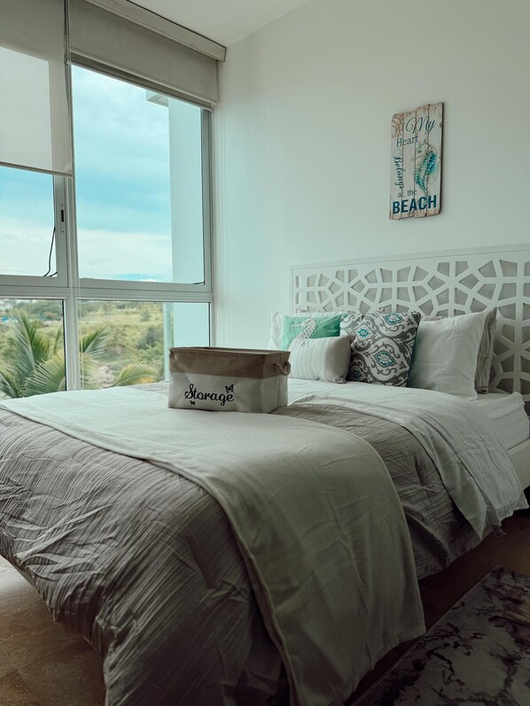 3 quartos, ferros/tábuas de passar roupa, acesso à internet