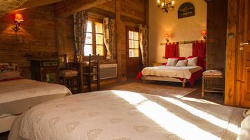 4 bedrooms, iron/ironing board, WiFi