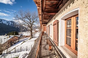 Property grounds - Chalet 'La Ferme De La Vora' with Mountain View, Private Terrace and Wi-Fi (CHATEL)