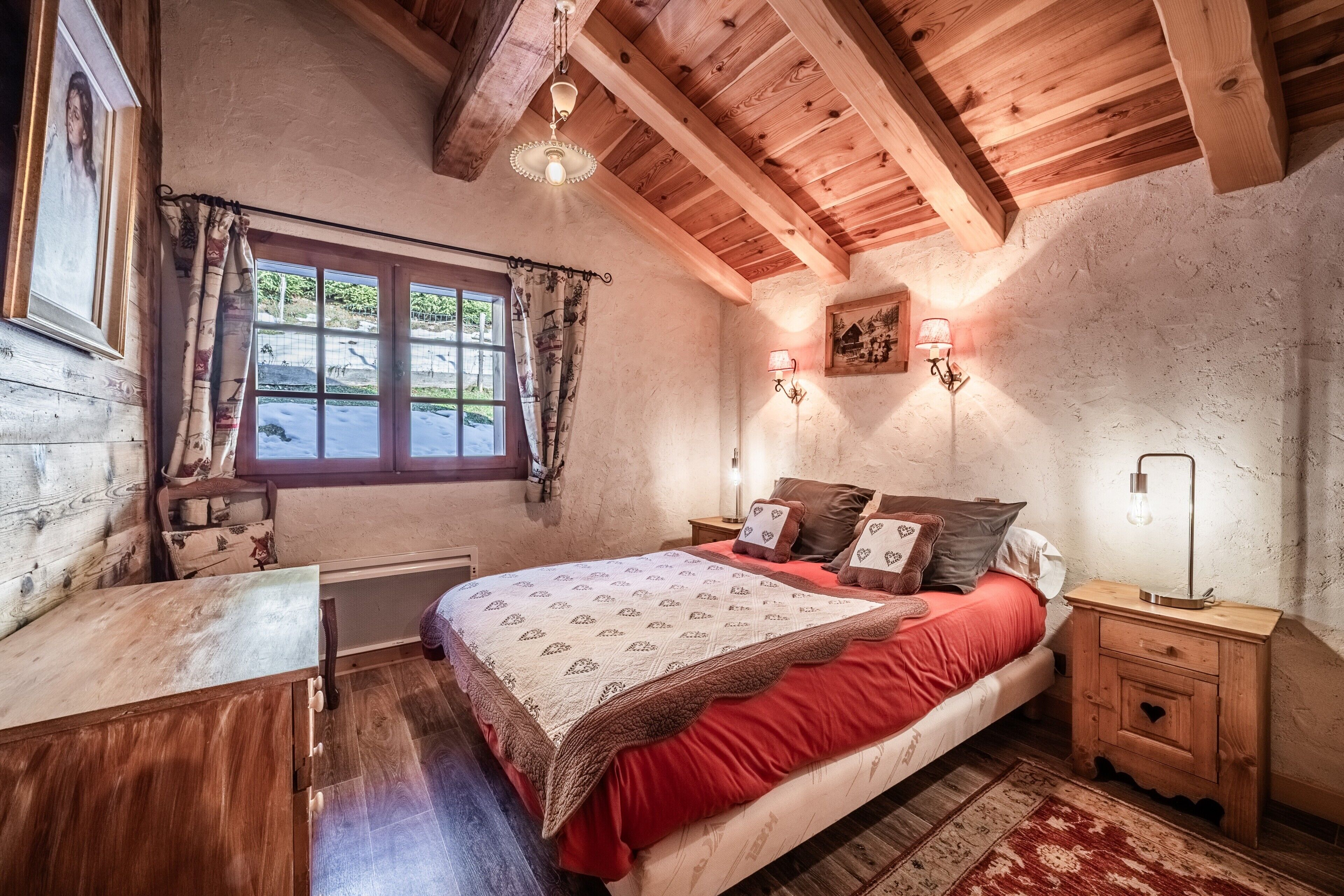 4 bedrooms, iron/ironing board, WiFi