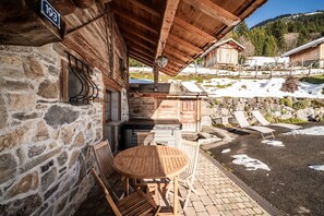 Outdoor dining - Chalet 'La Ferme De La Vora' with Mountain View, Private Terrace and Wi-Fi (CHATEL)