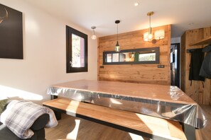 Interior - Apartment 'Lesetoilesdelaplagne Le Quartz' with Mountain View, Balcony and Wi-Fi (La Plagne Tarentaise)