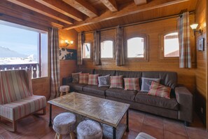 Televisión, chimenea