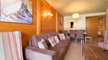 Télévision, cheminée