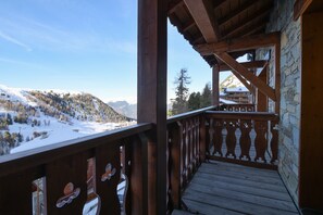Property grounds - Apartment 'Lesetoilesdelaplagne Chalet 19' with Mountain View and Balcony (La Plagne Tarentaise)