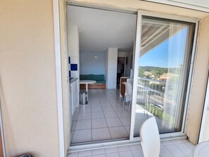 Terrace/patio - Apartment 'Cap d’Agde - Primavera - 1' with Shared Pool, Private Terrace and Air Conditioning (Agde)