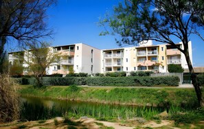 Exterior - Apartment 'Cap d'Agde - Primavera - 2' with Sea View, Shared Pool and Air Conditioning (Agde)