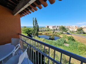 Property grounds - Apartment 'Cap d'Agde - Primavera - 2' with Sea View, Shared Pool and Air Conditioning (Agde)