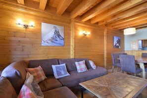 Fernseher, Kamin