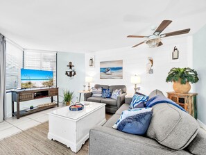 Condo, 1 cama Queen e sofá-cama (Sunbird 212E) | Área de estar