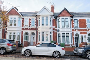 Front of property - Spacious 4-Bedroom House with Garden (Cardiff)