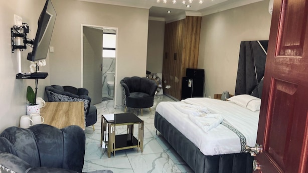 Luxury Room, Non Smoking | Iron/ironing board, free WiFi - Crown Palace Guest House (Pretoria)