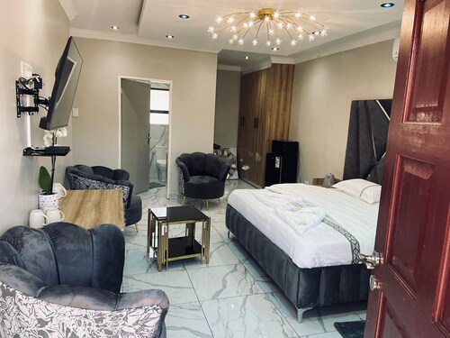 Crown Palace Guest House