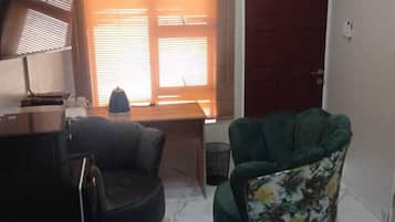 Deluxe-Einzelzimmer, Nichtraucher | Bügeleisen/Bügelbrett, kostenloses WLAN