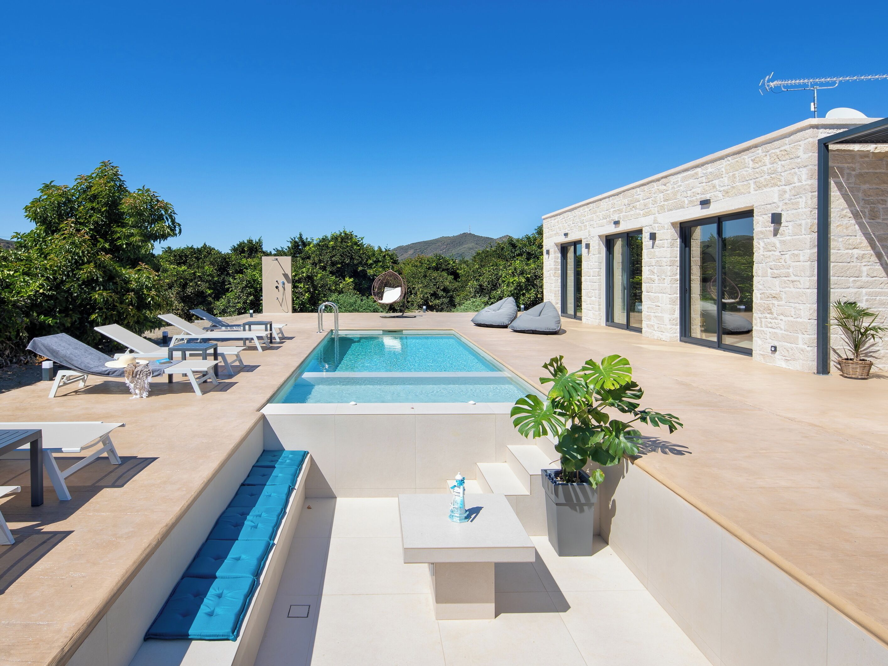 Luxury Villa, Garden View | Private pool