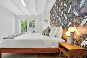 4 bedrooms, desk, iron/ironing board, travel cot - Designer 4BR Villa • Pool • 30 min to WC Stadium (Fort Lauderdale)
